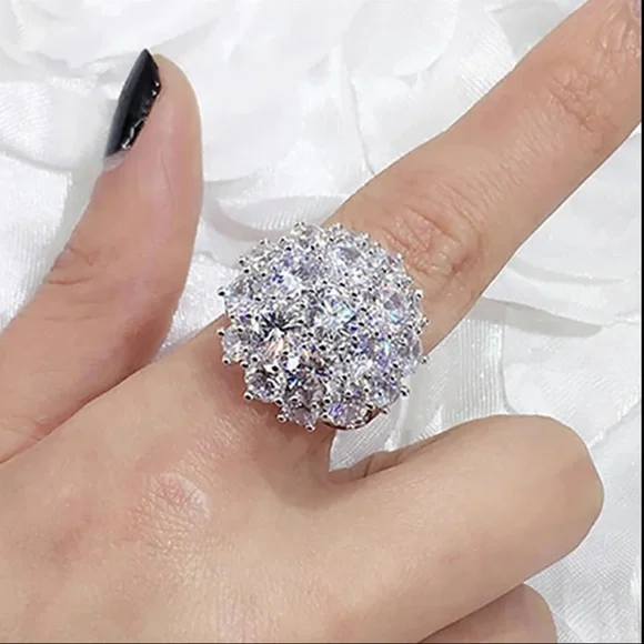 New Luxury 925 Silver Beautiful Flower Diamond Ring - Picture 2 of 5